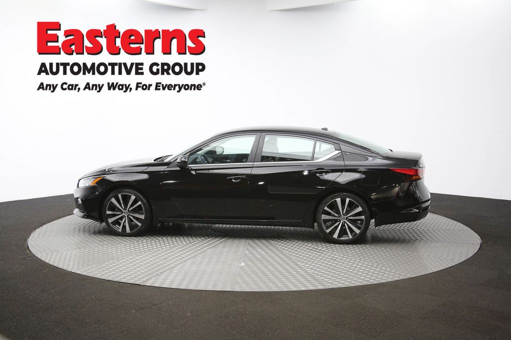 Vehicle image 35 of 61