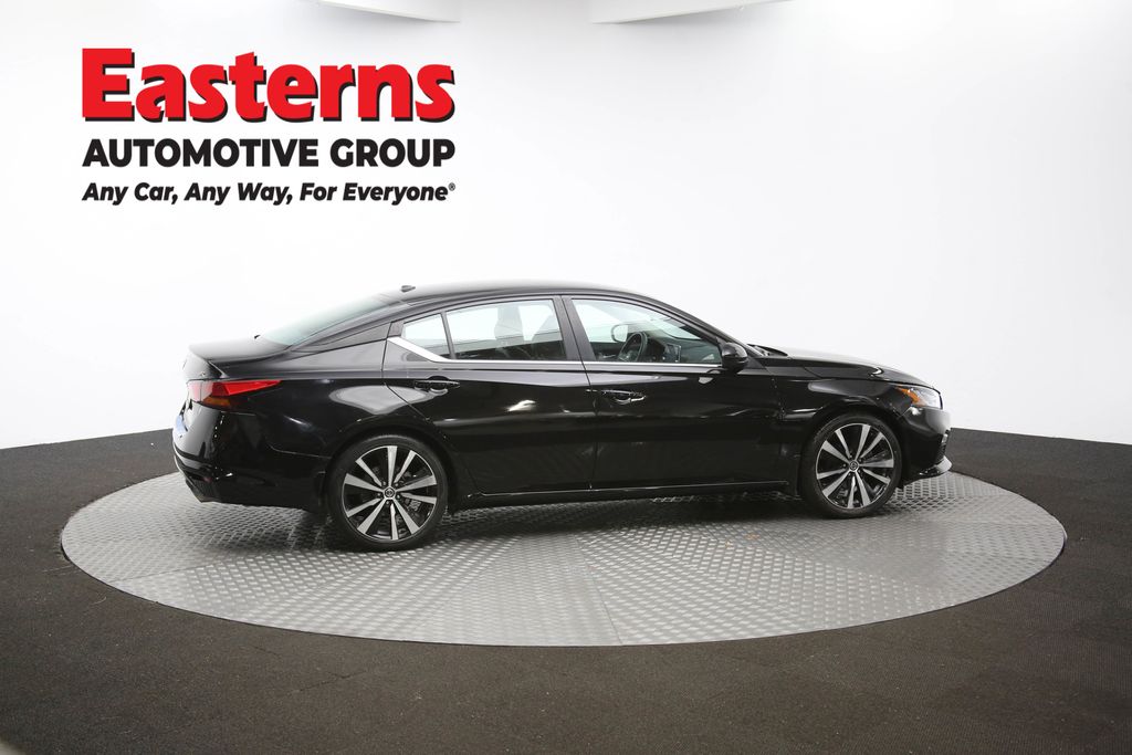 Vehicle image 25 of 61