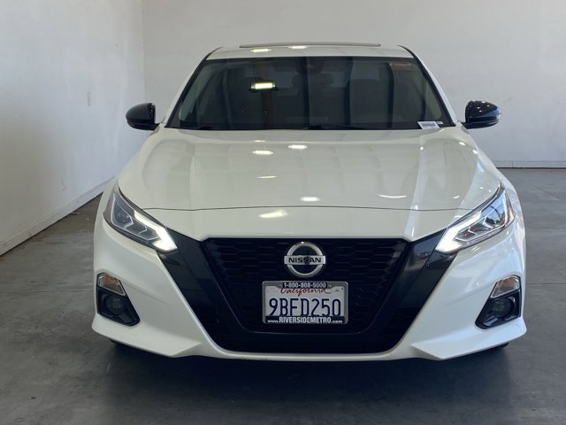 2022 Nissan Altima 2.5 SR Image 2 of 15