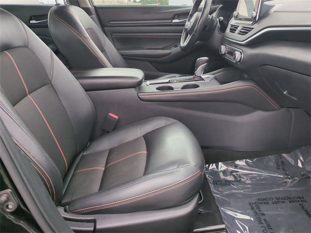 2022 Nissan Altima 2.5 SR Image 13 of 29