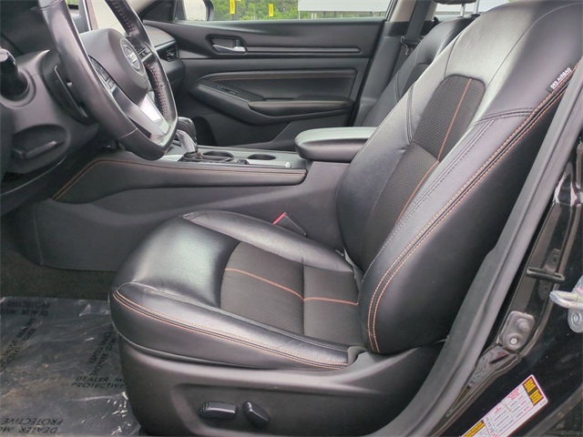 2022 Nissan Altima 2.5 SR Image 14 of 29