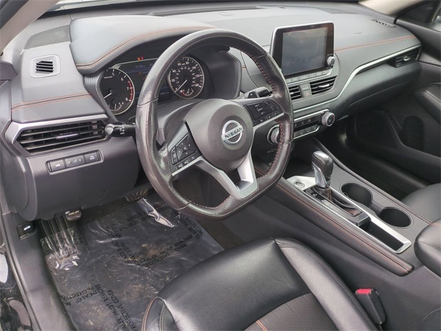 2022 Nissan Altima 2.5 SR Image 17 of 29