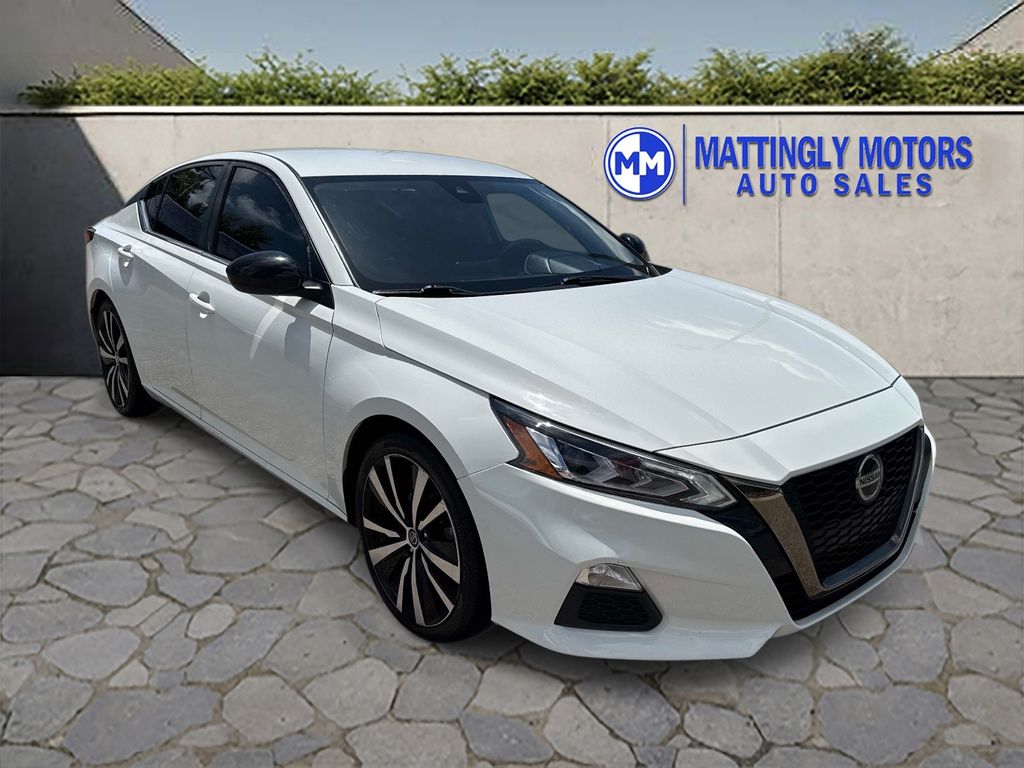 2022 Nissan Altima 2.5 SR Image 3 of 28