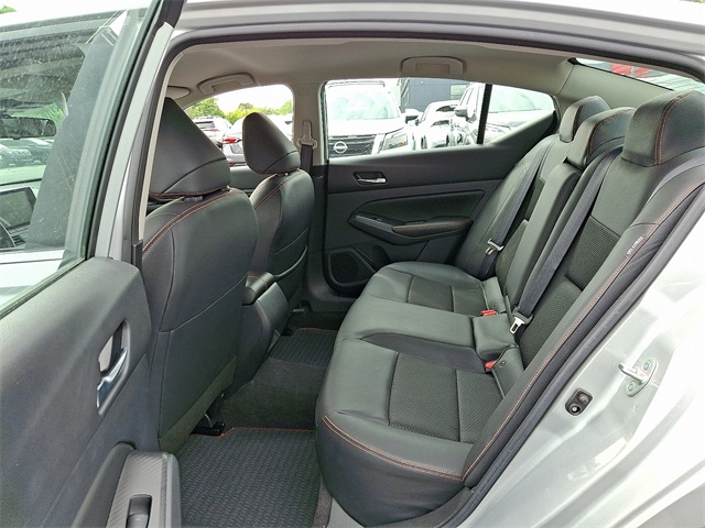 Vehicle image 11 of 30