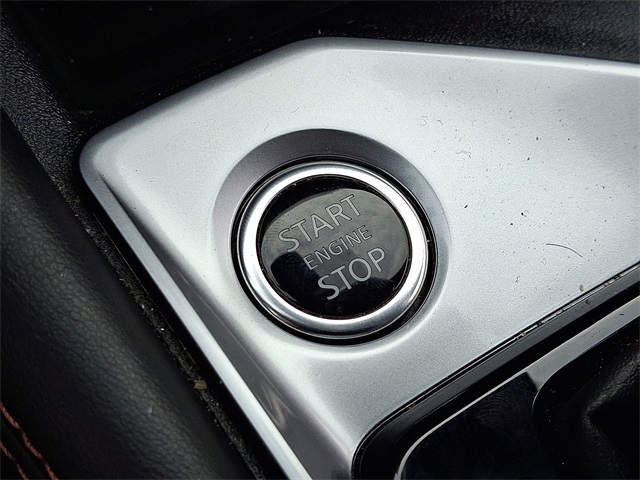 Vehicle image 24 of 30