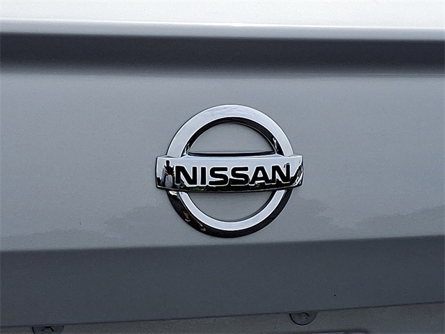 Vehicle image 28 of 30