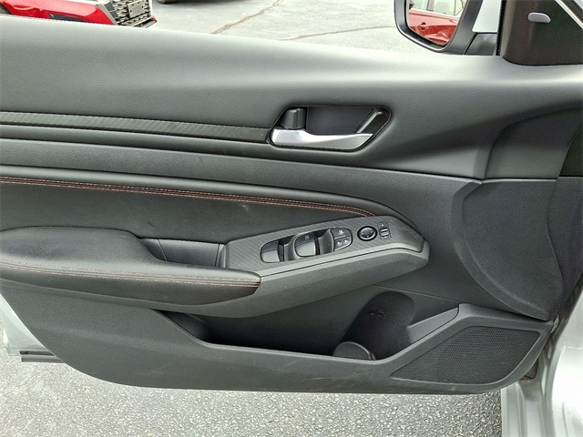 Vehicle image 13 of 30