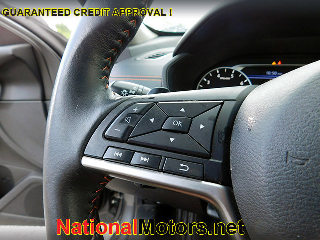 Vehicle image 9 of 11
