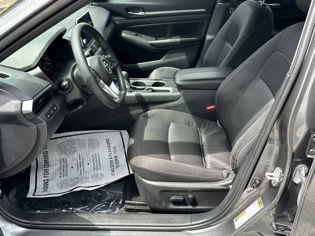 Vehicle image 17 of 31