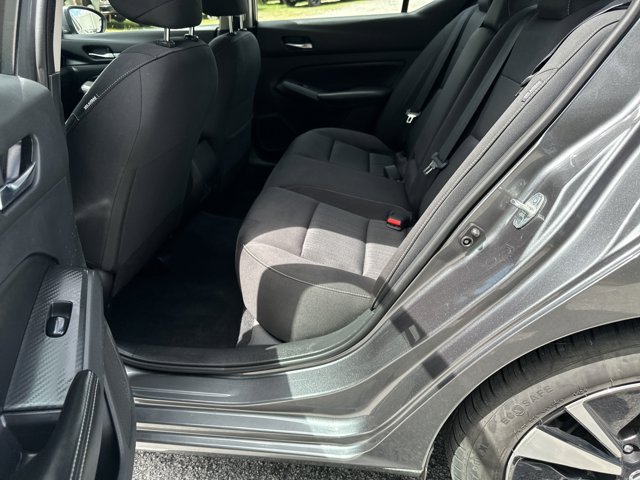 Vehicle image 16 of 31