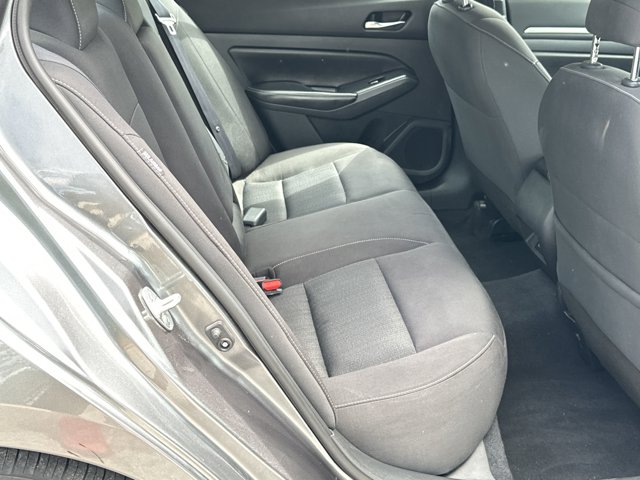 Vehicle image 14 of 31
