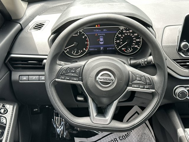 Vehicle image 19 of 31