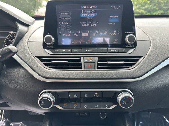 Vehicle image 23 of 31