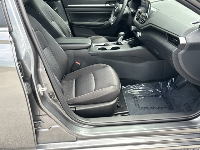 Vehicle image 15 of 31