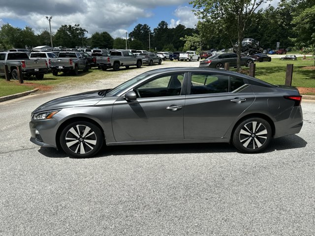 Vehicle image 8 of 31