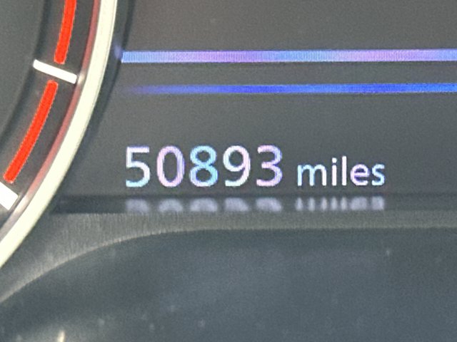 Vehicle image 21 of 31