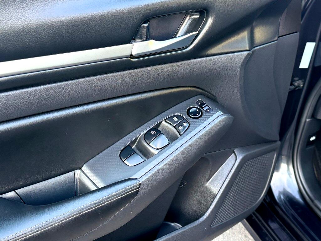 Vehicle image 12 of 33