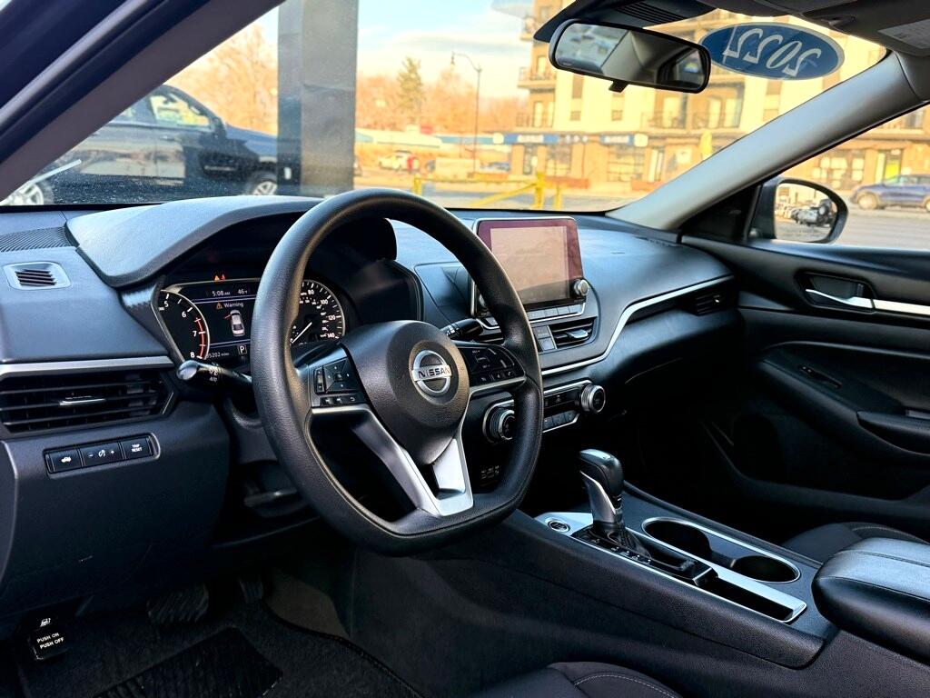 Vehicle image 13 of 33