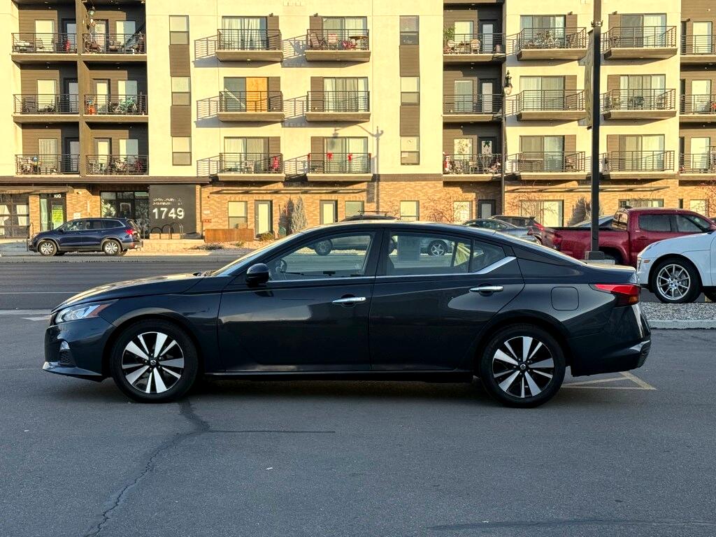 Vehicle image 7 of 33