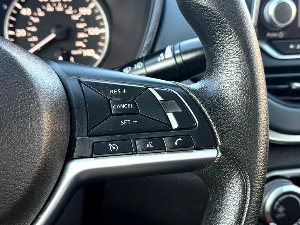 Vehicle image 30 of 33