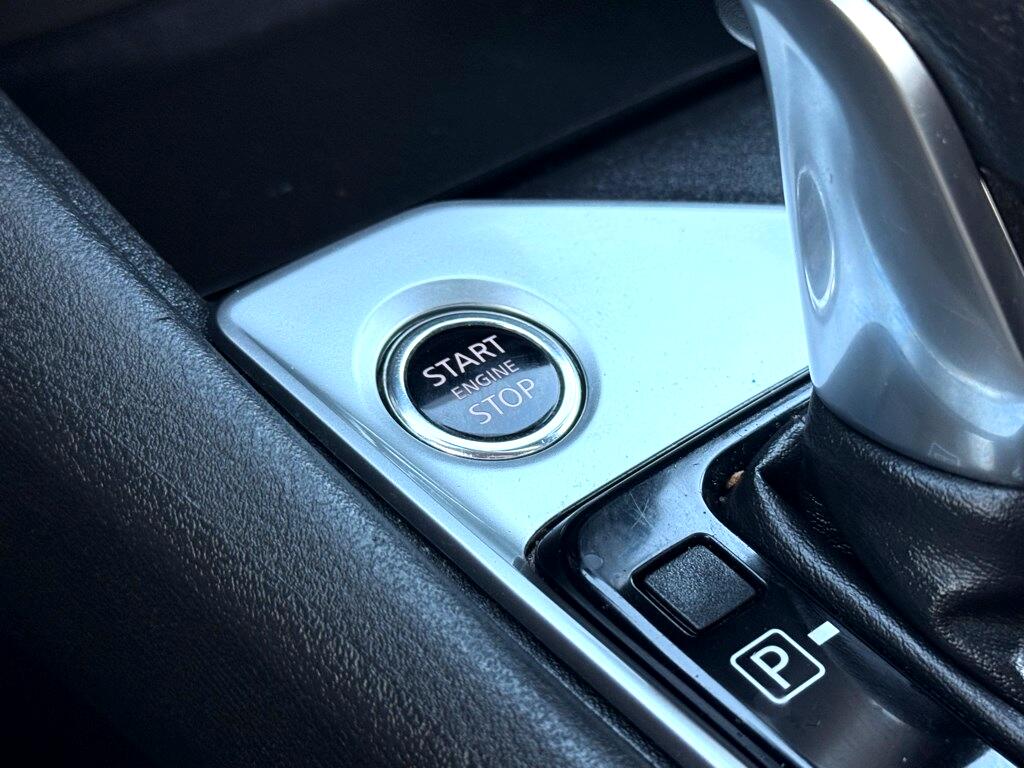 Vehicle image 29 of 33
