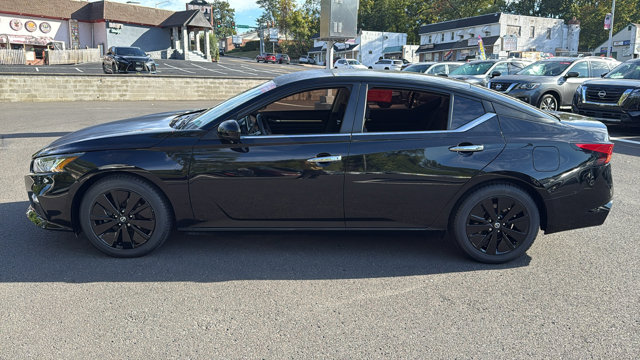 2022 Nissan Altima 2.5 SV Image 7 of 25