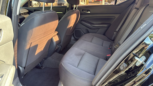 2022 Nissan Altima 2.5 SV Image 9 of 25