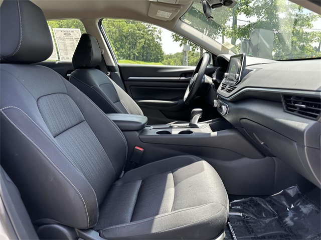 Vehicle image 11 of 29
