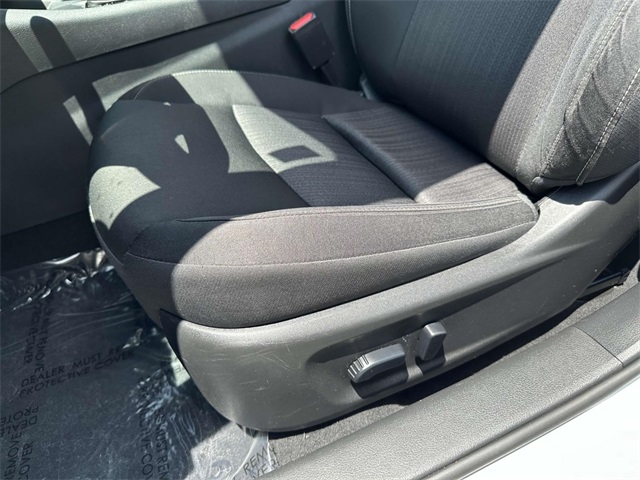 Vehicle image 13 of 29