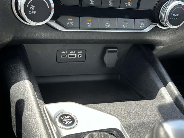 Vehicle image 22 of 29