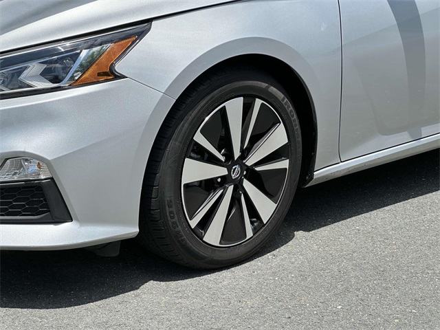 Vehicle image 7 of 29