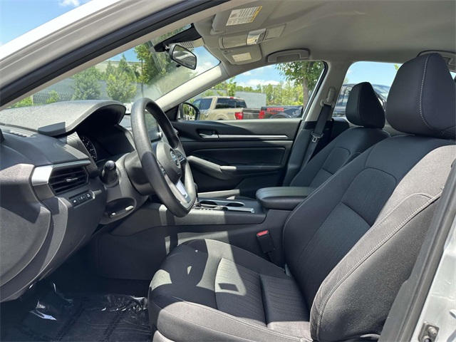Vehicle image 14 of 29