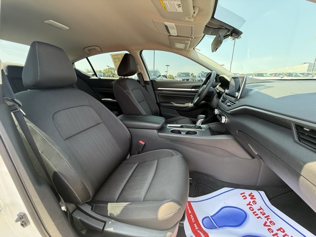 Vehicle image 14 of 35