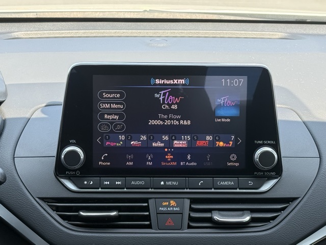 Vehicle image 24 of 35