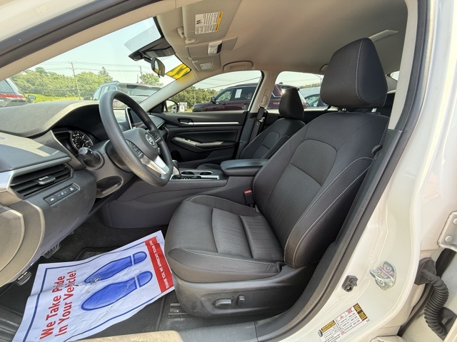Vehicle image 15 of 35