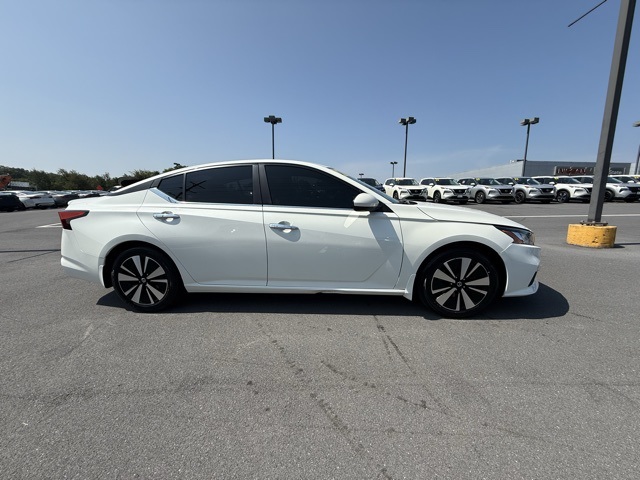 Vehicle image 4 of 35