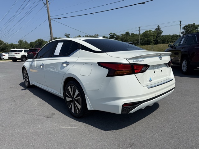 Vehicle image 7 of 35