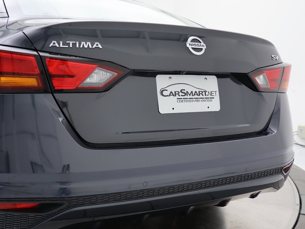 Vehicle image 17 of 55