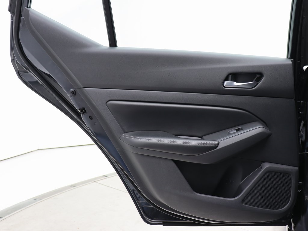 Vehicle image 51 of 55