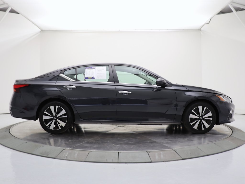 Vehicle image 6 of 55
