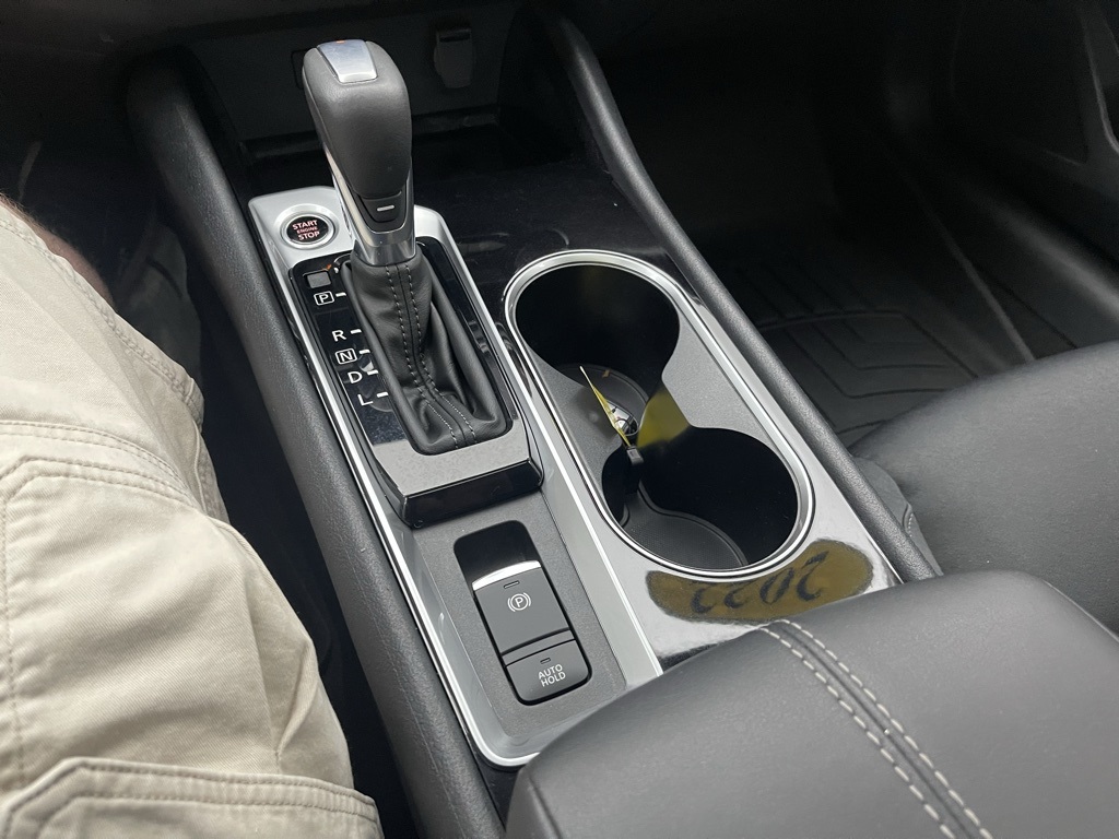 Vehicle image 26 of 34