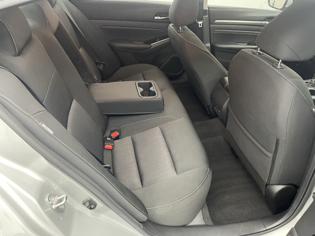 Vehicle image 12 of 34