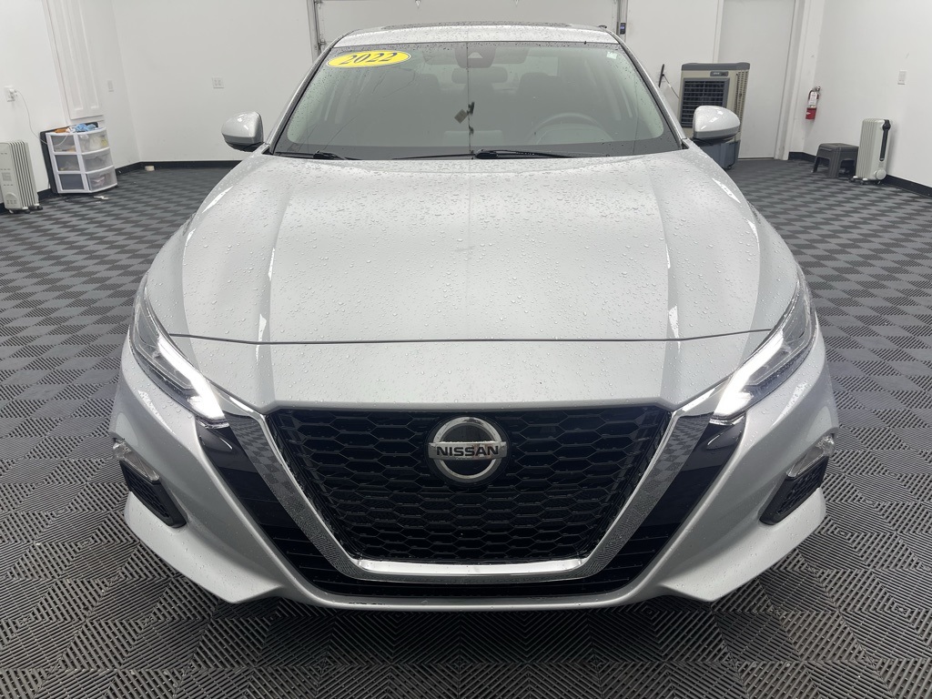 Vehicle image 2 of 34
