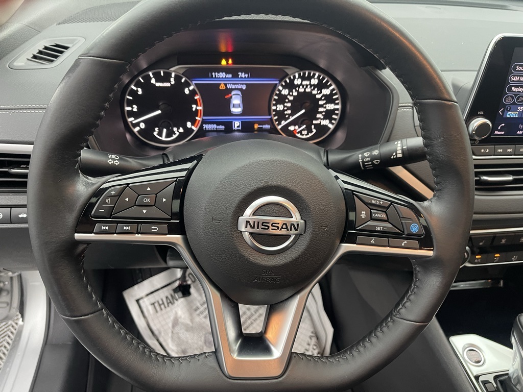 Vehicle image 20 of 34