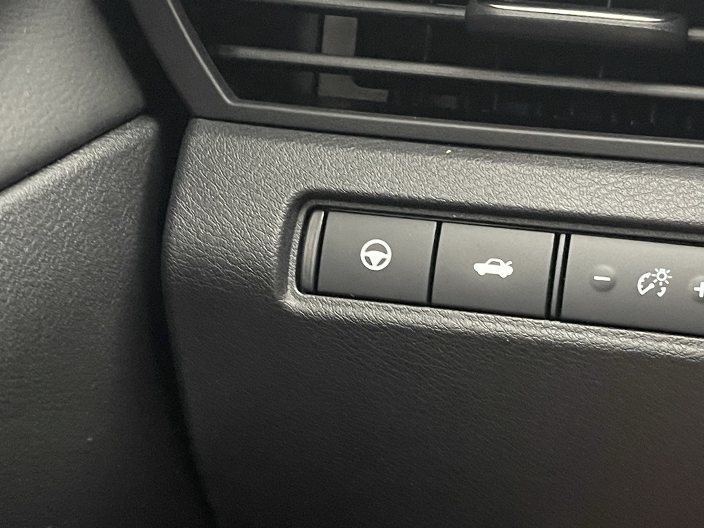 Vehicle image 29 of 34