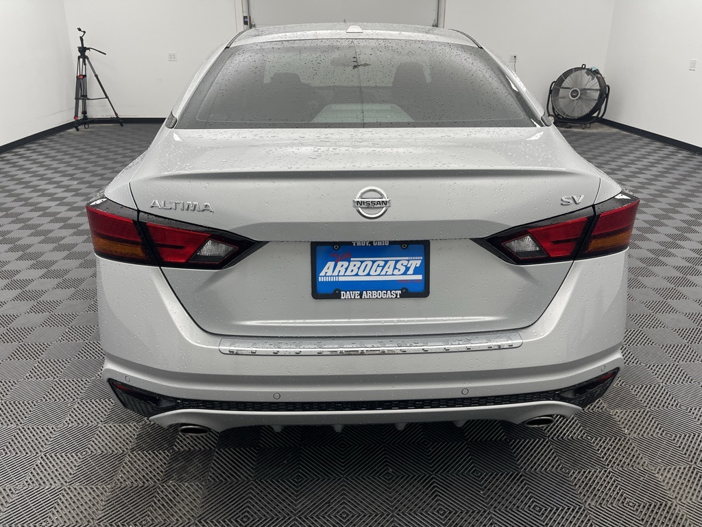 Vehicle image 6 of 34