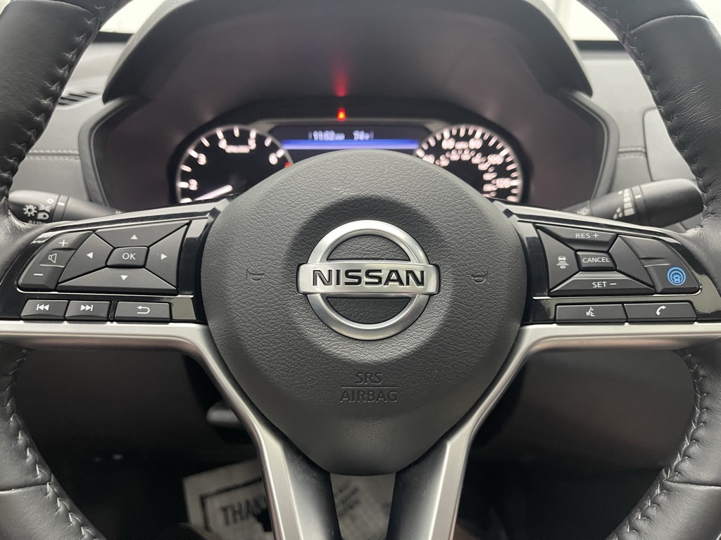 Vehicle image 32 of 34