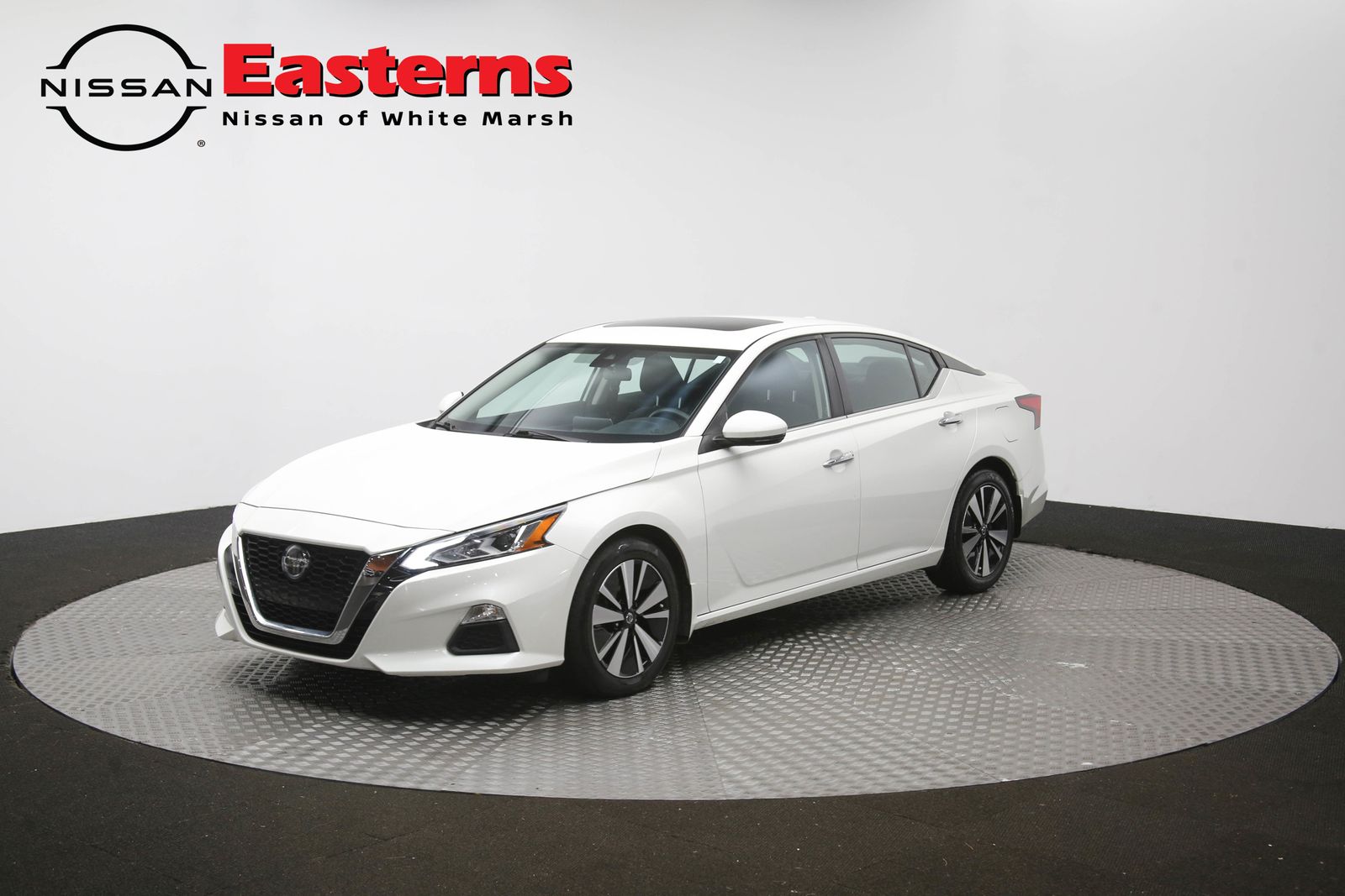 2022 Nissan Altima 2.5 SV Image 2 of 65