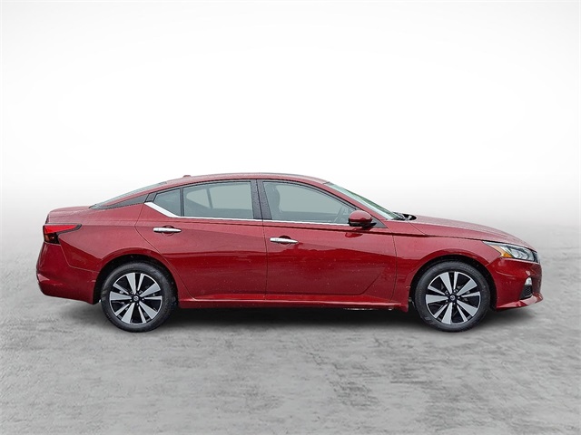 Vehicle image 4 of 37