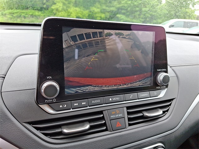 Vehicle image 19 of 37